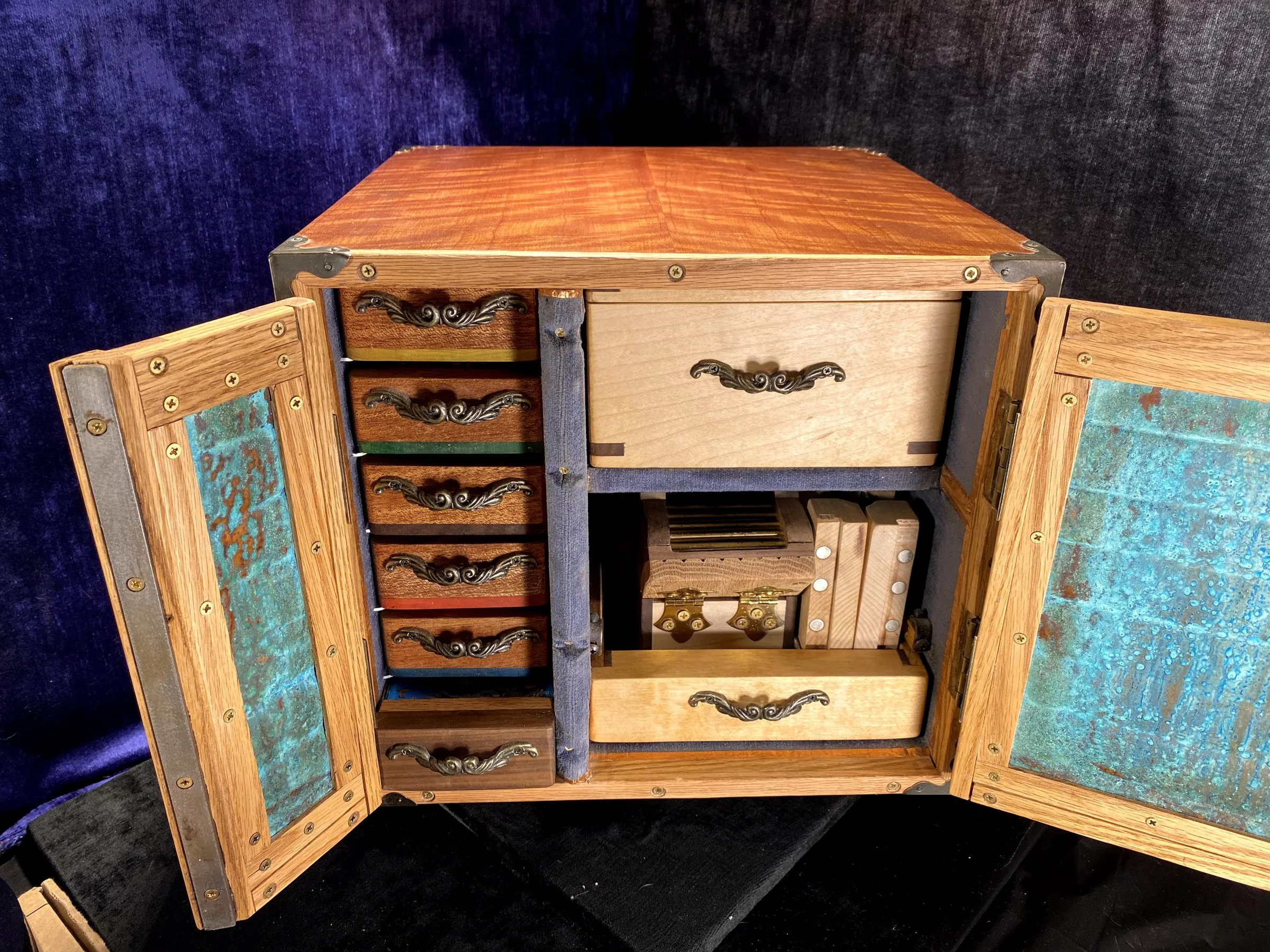 Board game cabinet